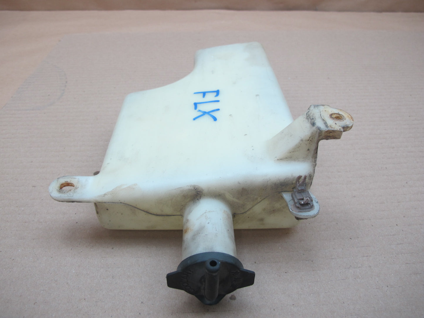 1998-2007 Lexus UZJ100L LX470 Engine Coolant Expansion Overflow Reservoir Tank