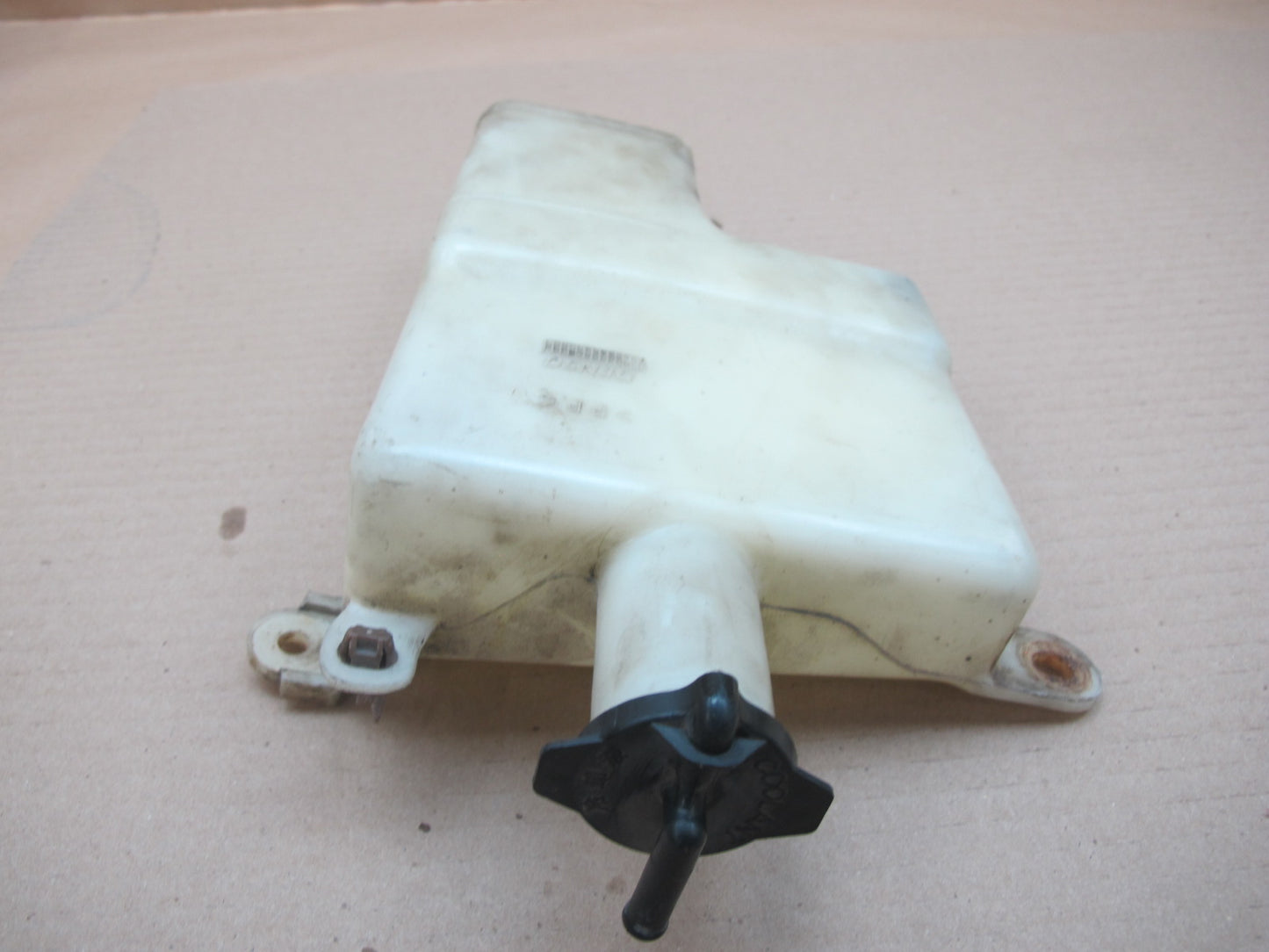 1998-2007 Lexus UZJ100L LX470 Engine Coolant Expansion Overflow Reservoir Tank