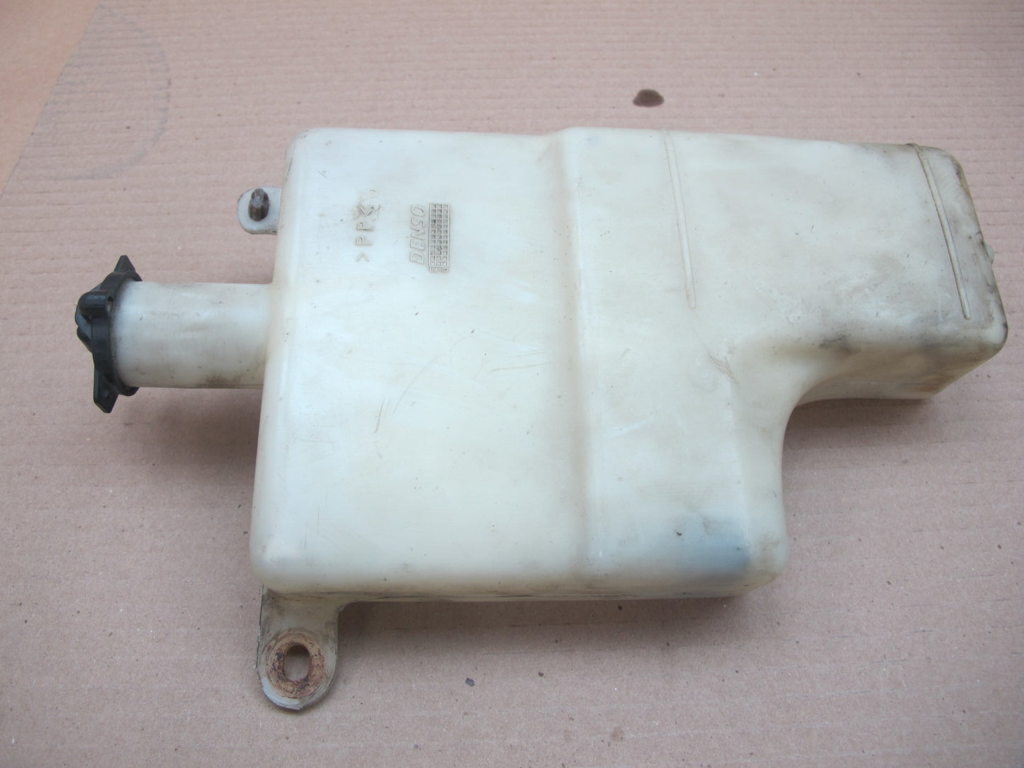 1998-2007 Lexus UZJ100L LX470 Engine Coolant Expansion Overflow Reservoir Tank