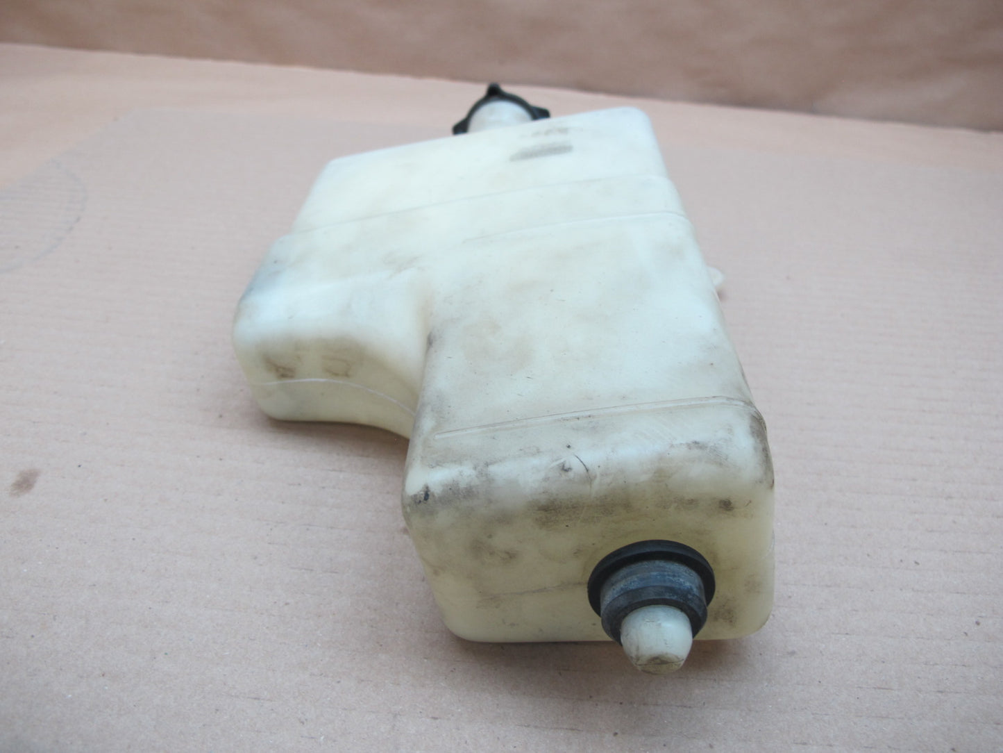 1998-2007 Lexus UZJ100L LX470 Engine Coolant Expansion Overflow Reservoir Tank