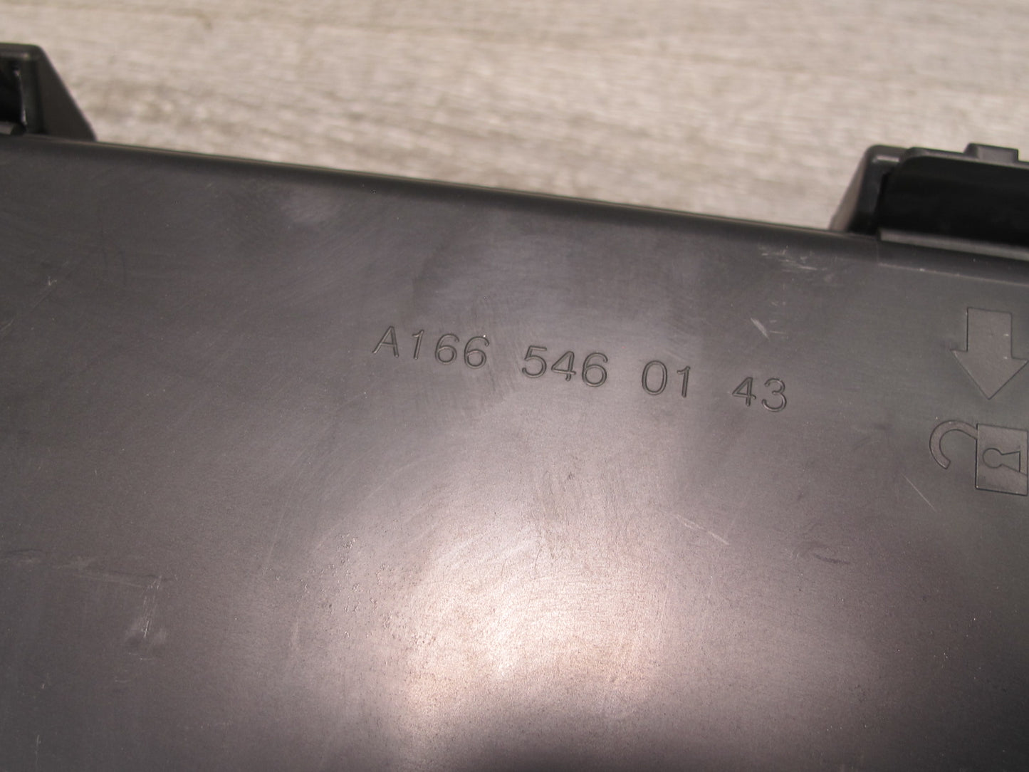 13-15 Mercedes W166 X166 Engine Bay Fuse Relay Box Module OEM