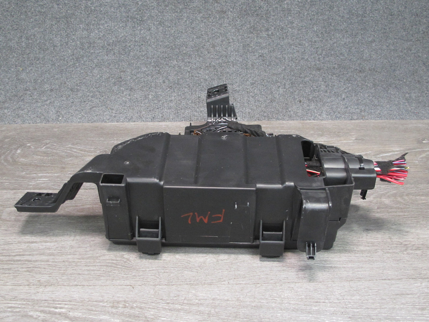 13-15 Mercedes W166 X166 Engine Bay Fuse Relay Box Module OEM