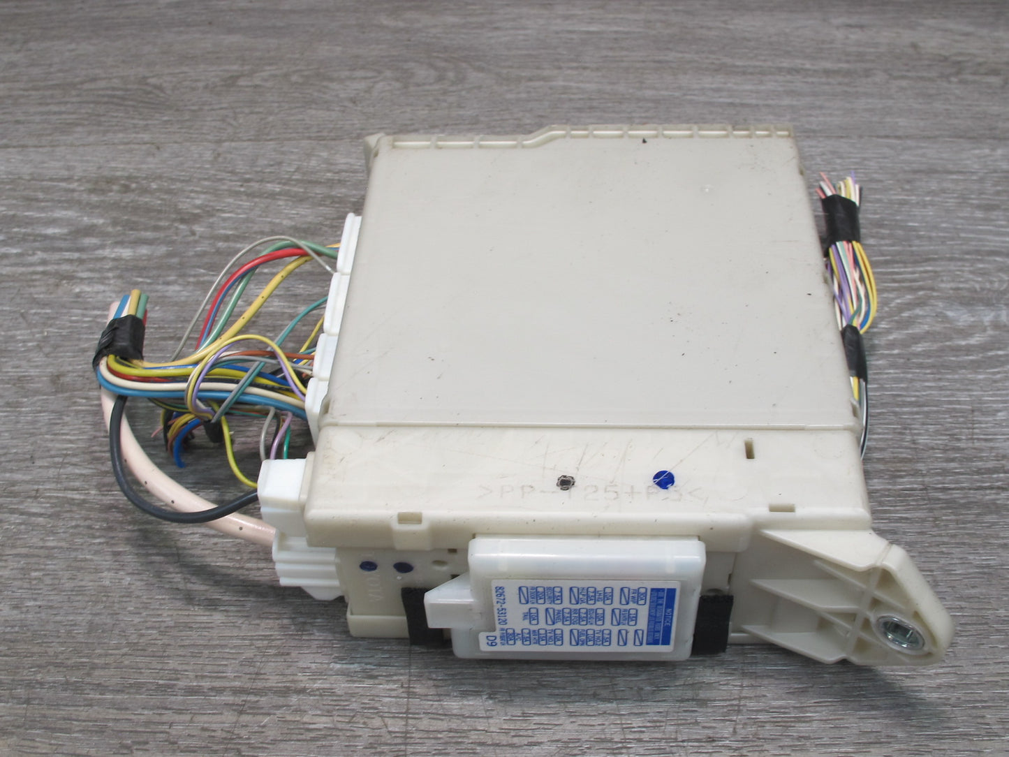 10-11 Lexus IS350 IS250 Convertible Fuse Relay Junction Box Module OEM