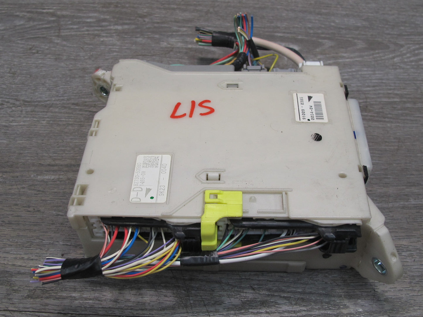 10-11 Lexus IS350 IS250 Convertible Fuse Relay Junction Box Module OEM