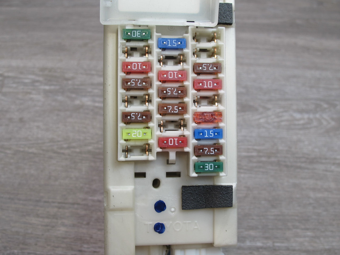 10-11 Lexus IS350 IS250 Convertible Fuse Relay Junction Box Module OEM