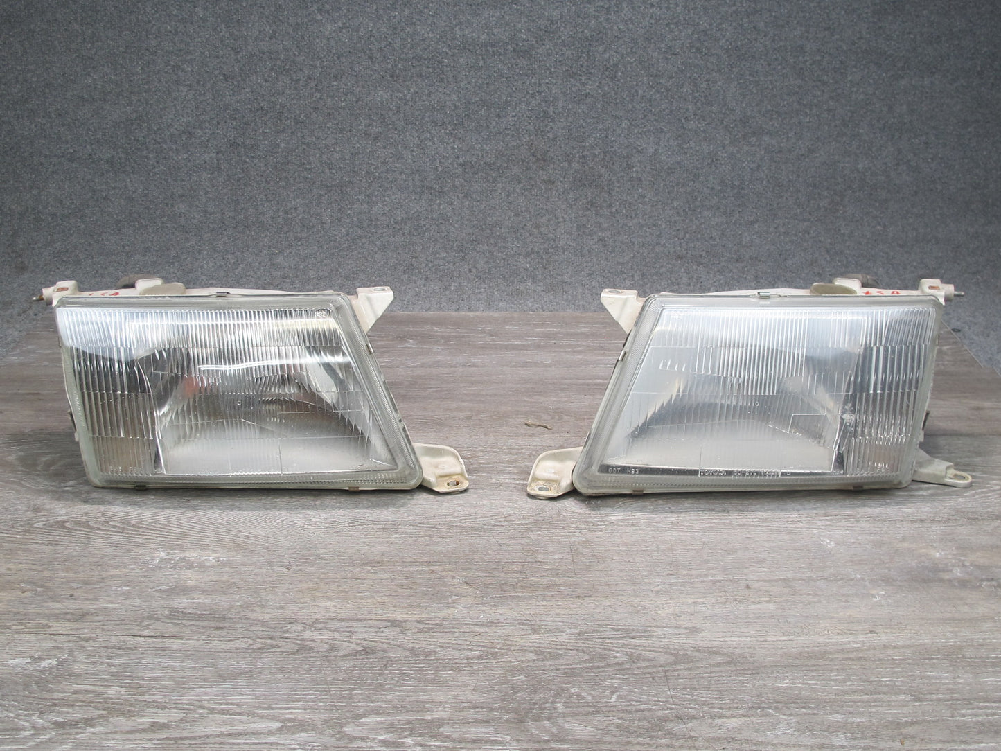 95-97 Lexus UCF20L LS400 Set of 2 Front Left Right Halogen Headlight Lamp OEM