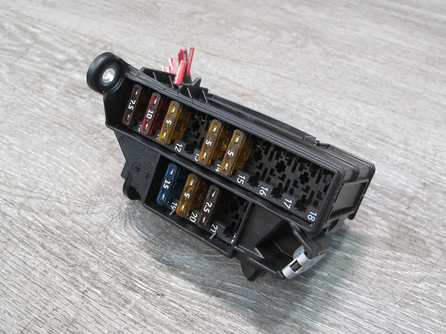 13-15 Mercedes W166 X166 Under Dash Fuse Relay Box Module 1665456840 OEM