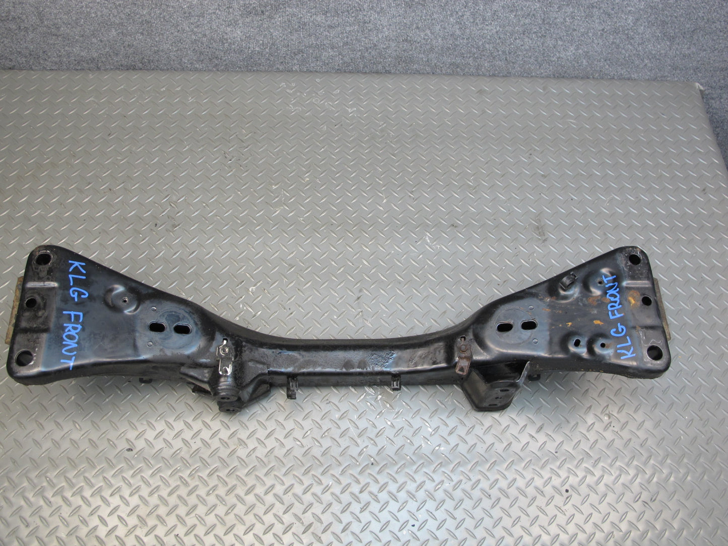 98-05 Lexus JZS160L GS400 GS430 GS300 Front Suspension Crossmember Carrier OEM