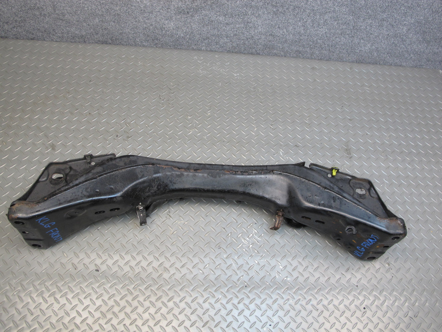 98-05 Lexus JZS160L GS400 GS430 GS300 Front Suspension Crossmember Carrier OEM