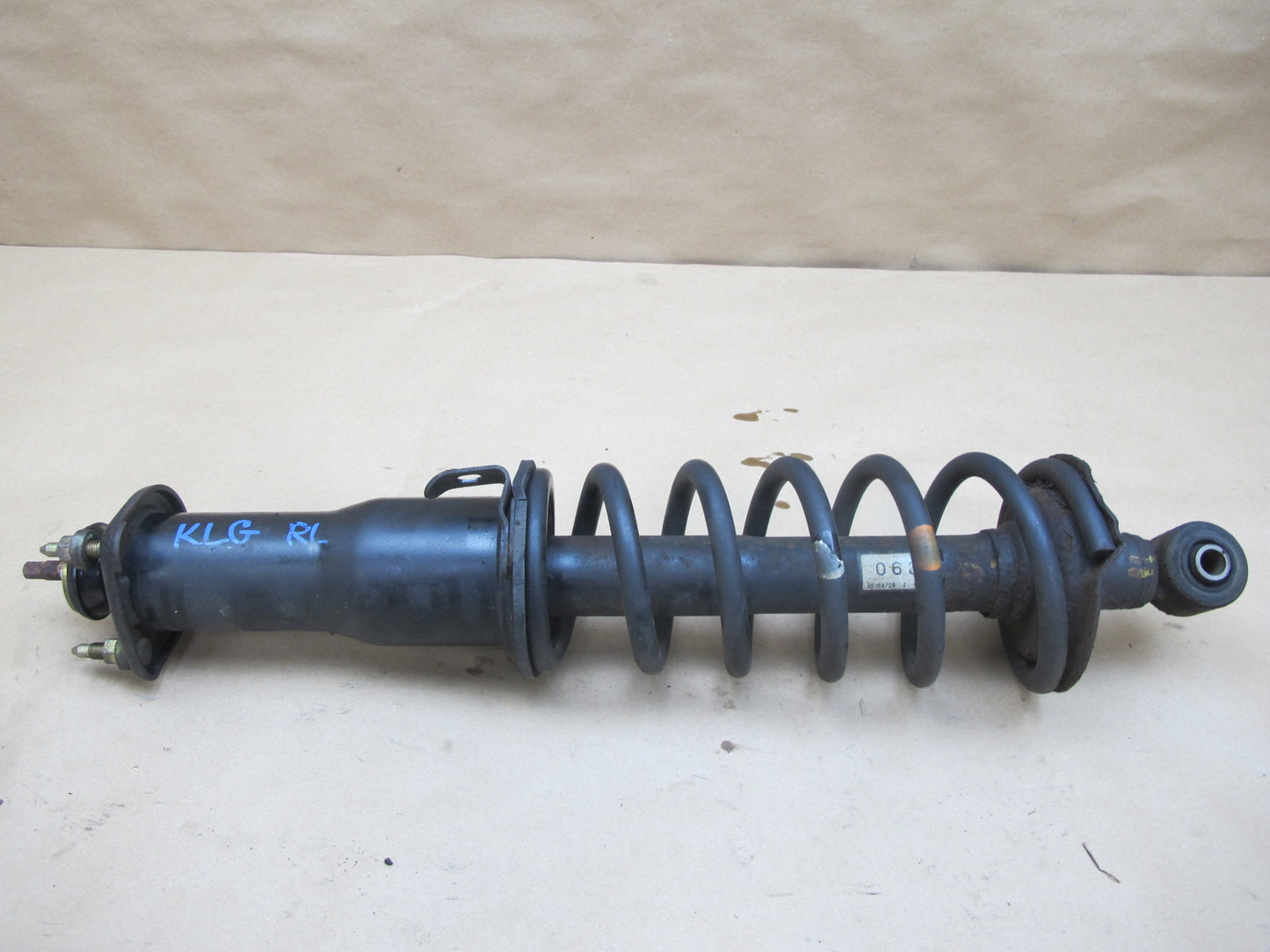 98-05 Lexus GS430 GS300 Set of 2 Rear Left & Right Strut Shock Absorber OEM