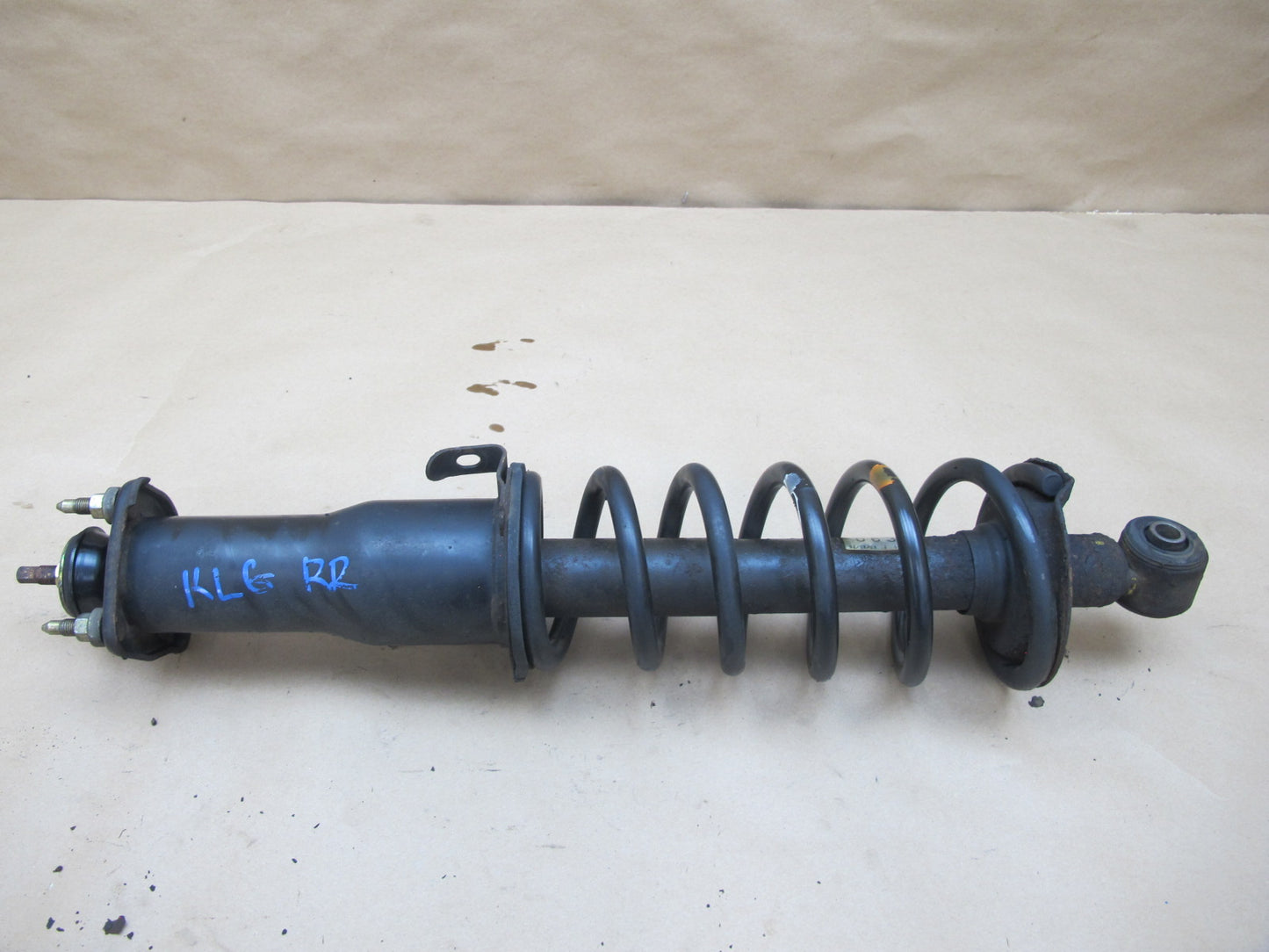 98-05 Lexus GS430 GS300 Set of 2 Rear Left & Right Strut Shock Absorber OEM