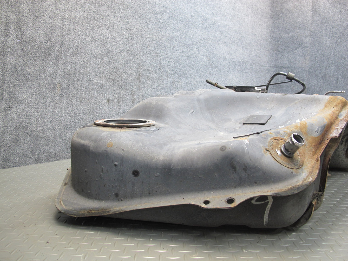 01-05 Lexus GS430 GS300 JZS160L Fuel Gas Tank OEM