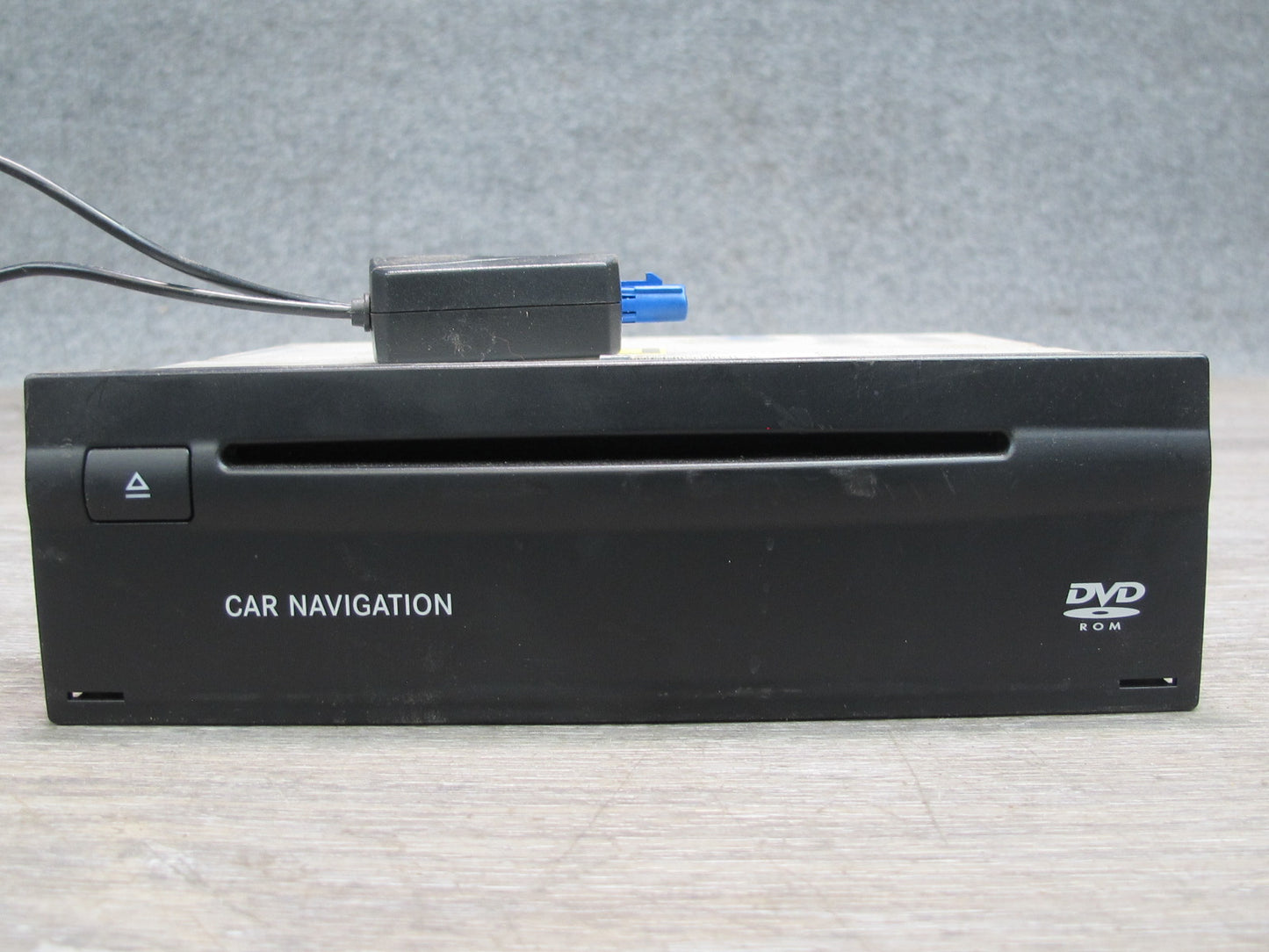 03-12 Mercedes R230 Sl-class GPS Navigation DVD CD Player 2208703589 OEM