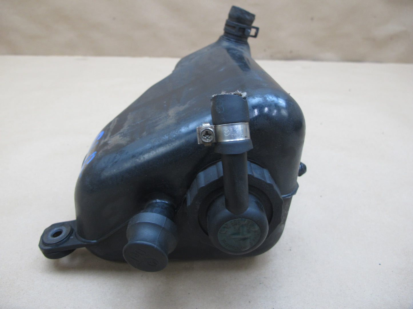 03-12 Mercedes R230  ABC Hydraulic Suspension Fluid Reservoir Bottle Tank OEM