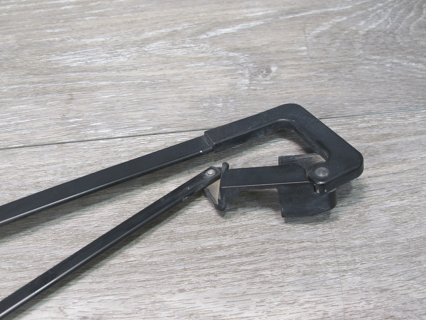 1983-1986 Porsche 928 S Rear Hatch Tail Gate Trunk Wiper Arm Set of 2