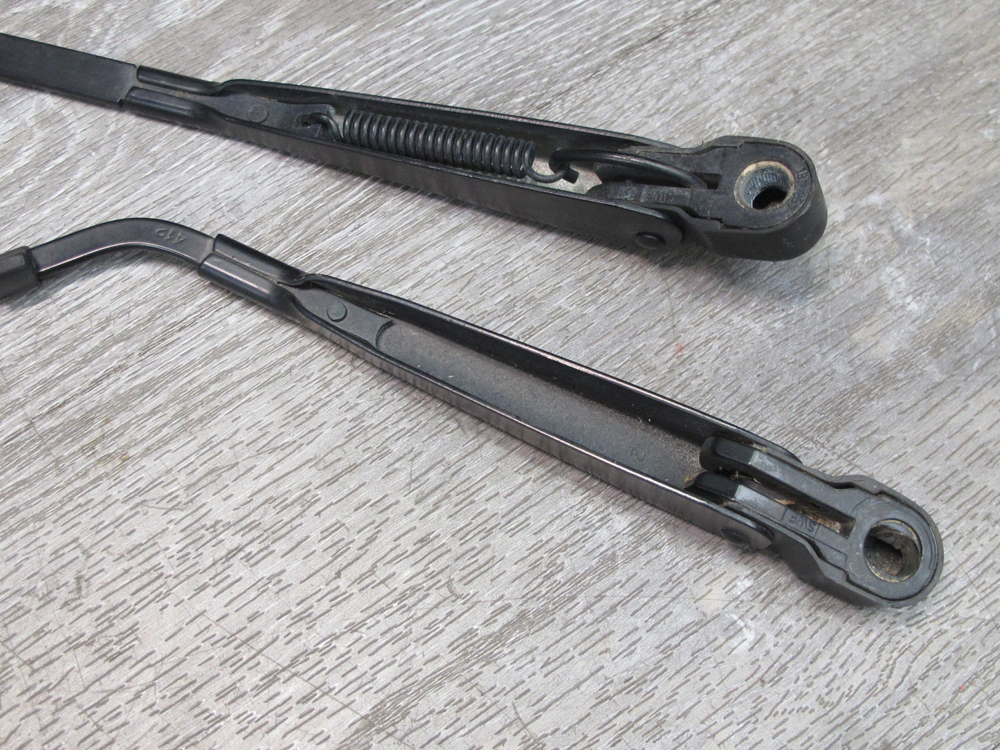 1983-1986 Porsche 928 S Rear Hatch Tail Gate Trunk Wiper Arm Set of 2