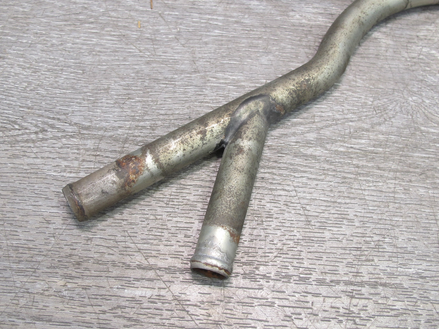 1983-1984 Porsche 928 S 4.7L Engine Coolant Hose Pipe Line Tube