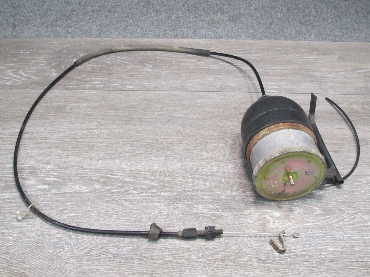 1983 Porsche 928 S VDO Cruise Control Servo Drive Module Unit