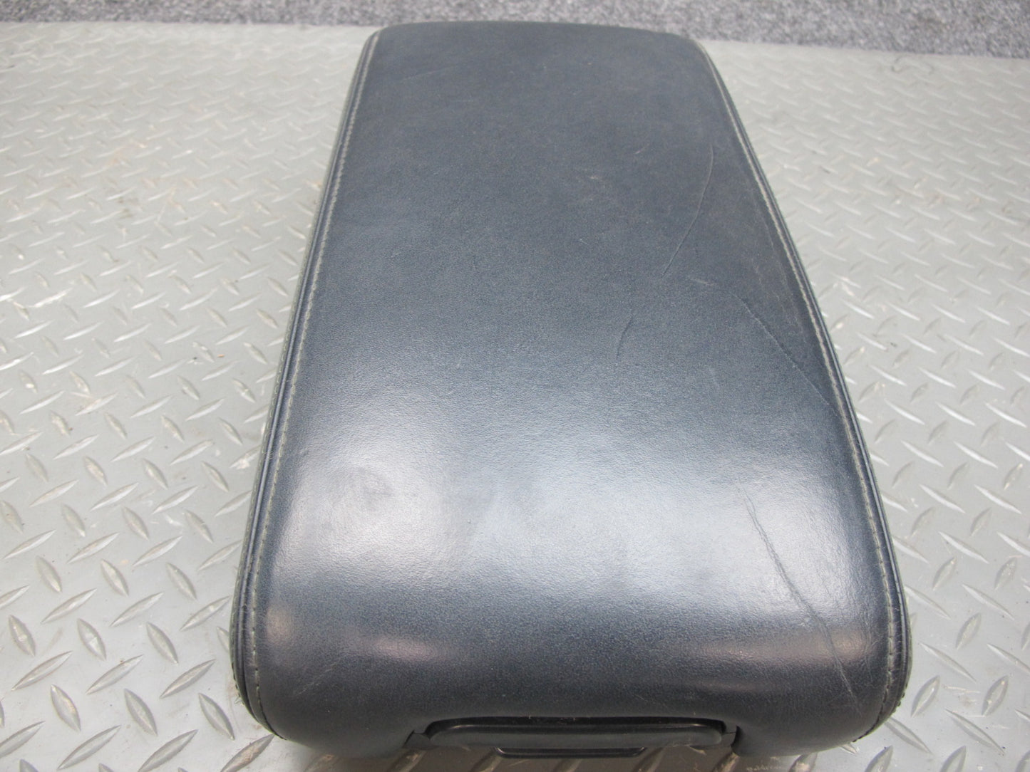 98-05 Lexus JZS160L GS400 GS430 GS300 Center Console Leather Armrest Lid OEM