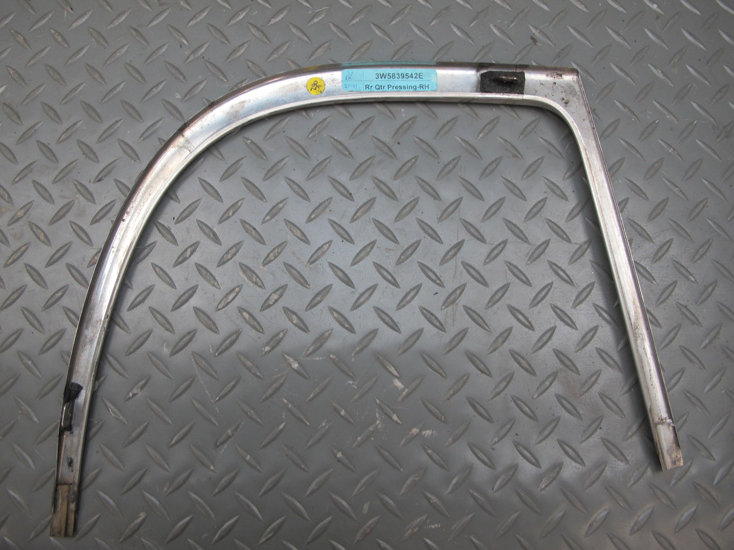 06-12 Bentley Continental Flying Spur Rear Right Door Chrome Trim Molding Set