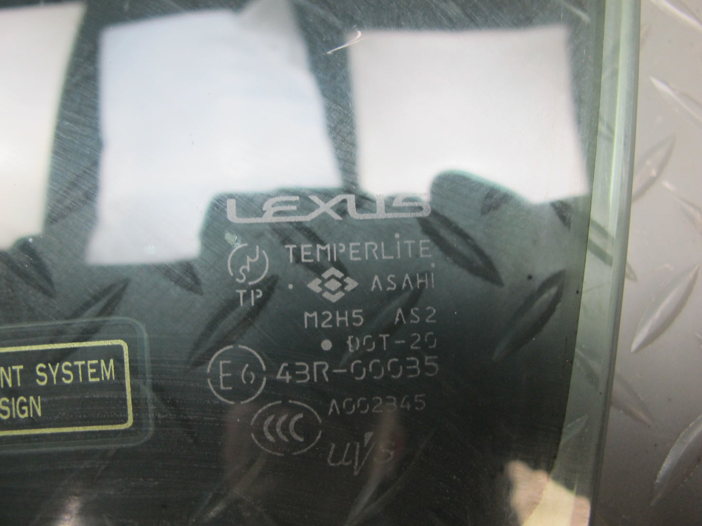01-06 Lexus UCF30L LS430 Front Left Door Glass Window OEM