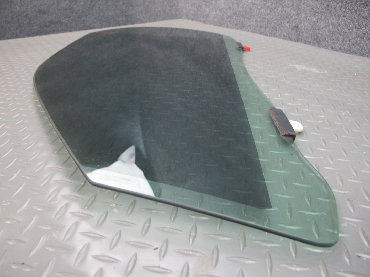 01-06 Lexus UCF30L LS430 Front Left Door Glass Window OEM
