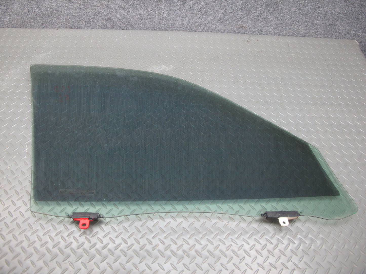 01-06 Lexus UCF30L LS430 Front Left Door Glass Window OEM