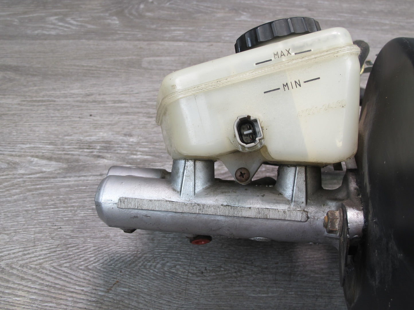 94-98 Lexus JZZ31L SC300 Brake Master Cylinder Booster Reservoir OEM