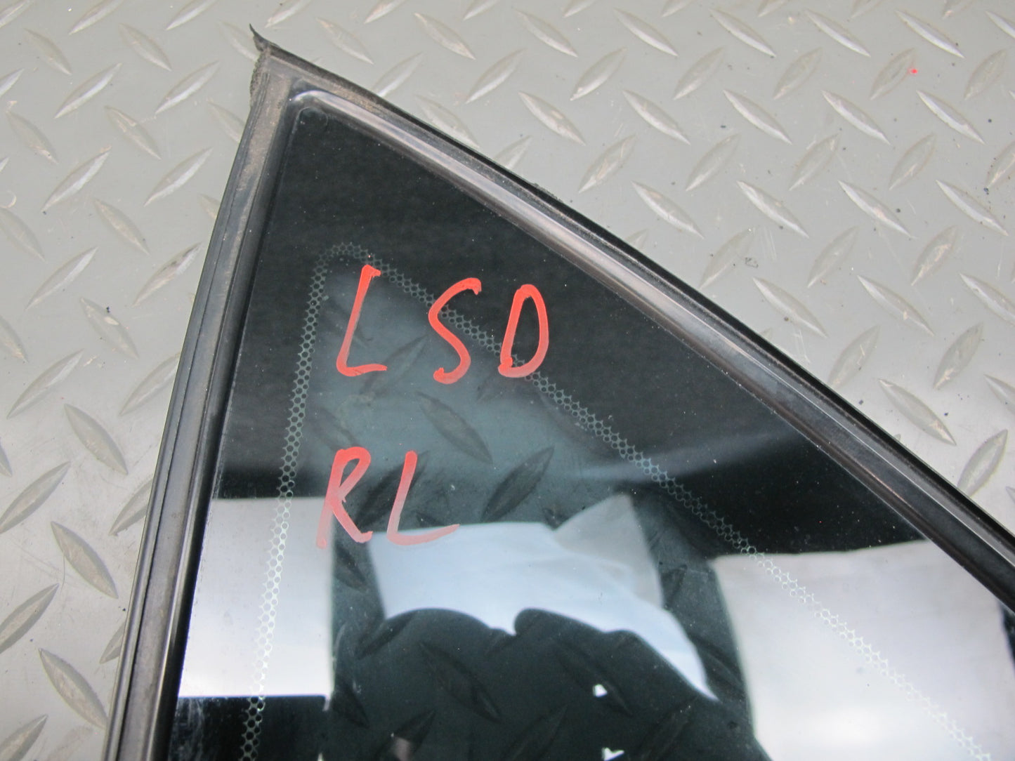 01-06 Lexus UCF30L LS430 Rear Left Door Fixed Glass Window OEM