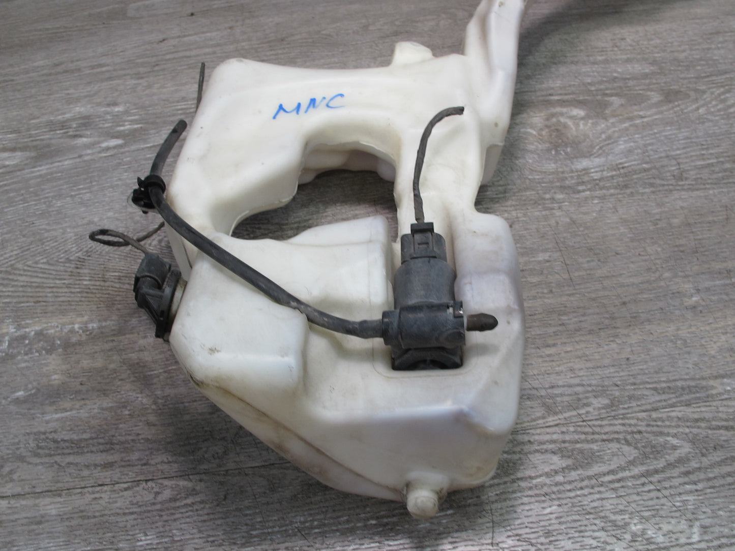 07-13 Mini R55 R56 R57 R58 R59 Windshield Washer Fluid Reservoir w Pump OEM