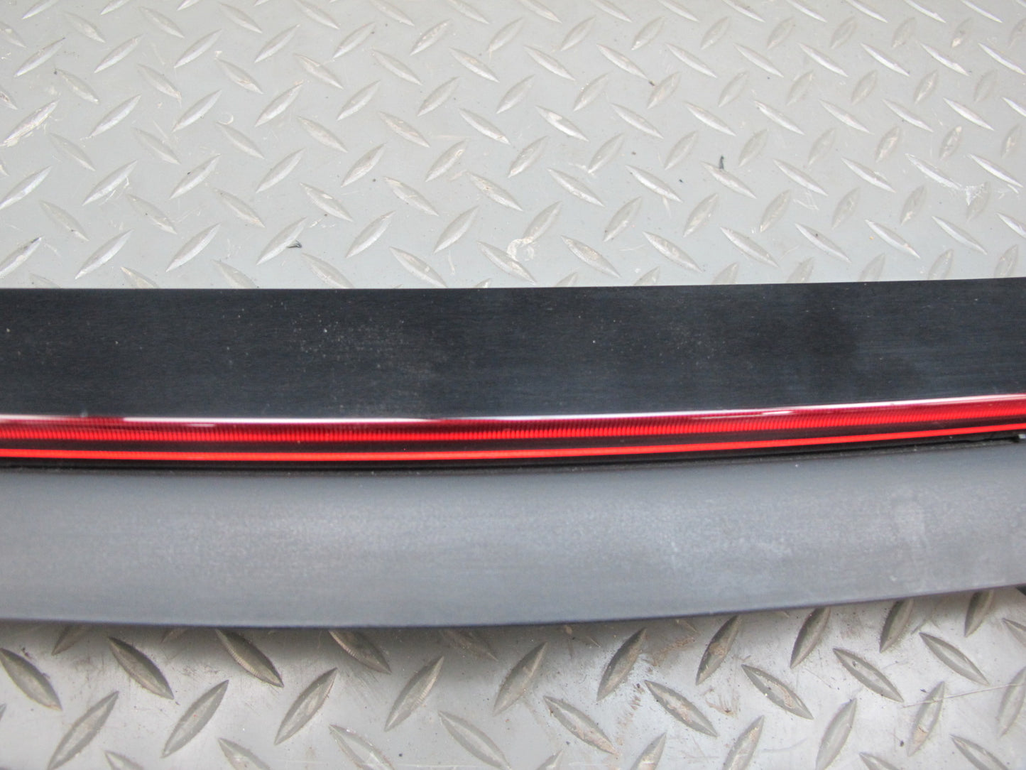 2006-2012 Bentley Flying Spur Rear Center 3RD Brake Stop Light Lamp