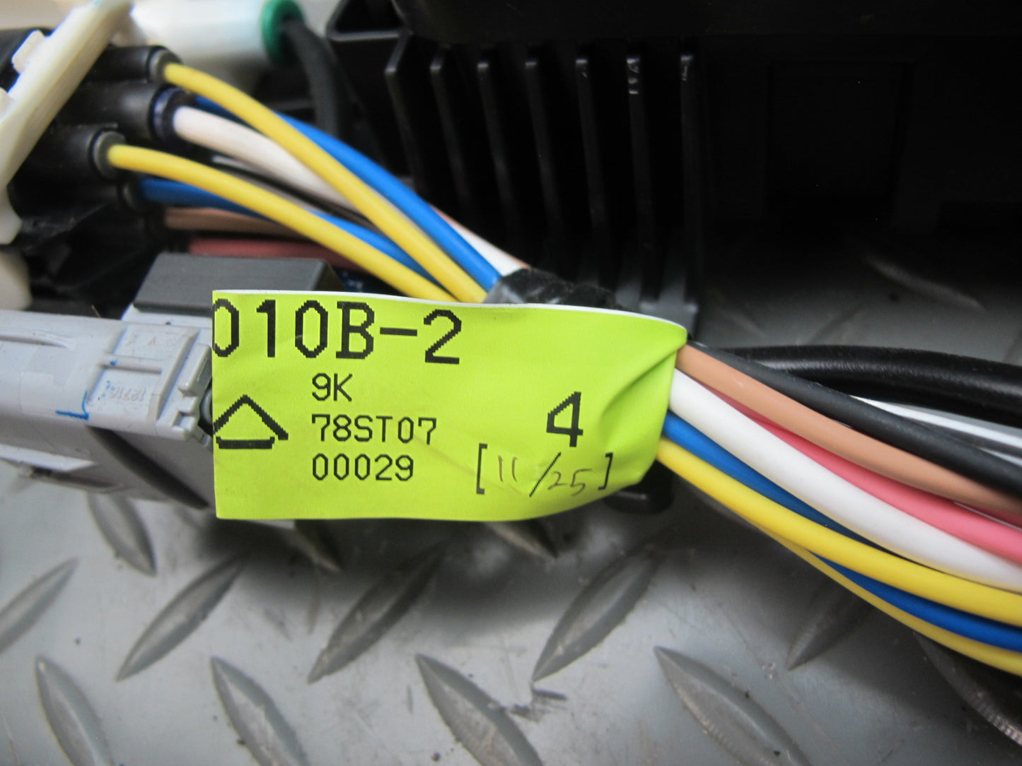 10-15 Lexus IS350 IS250 Convertible Rear Trunk Relay Fuse Junction Box OEM