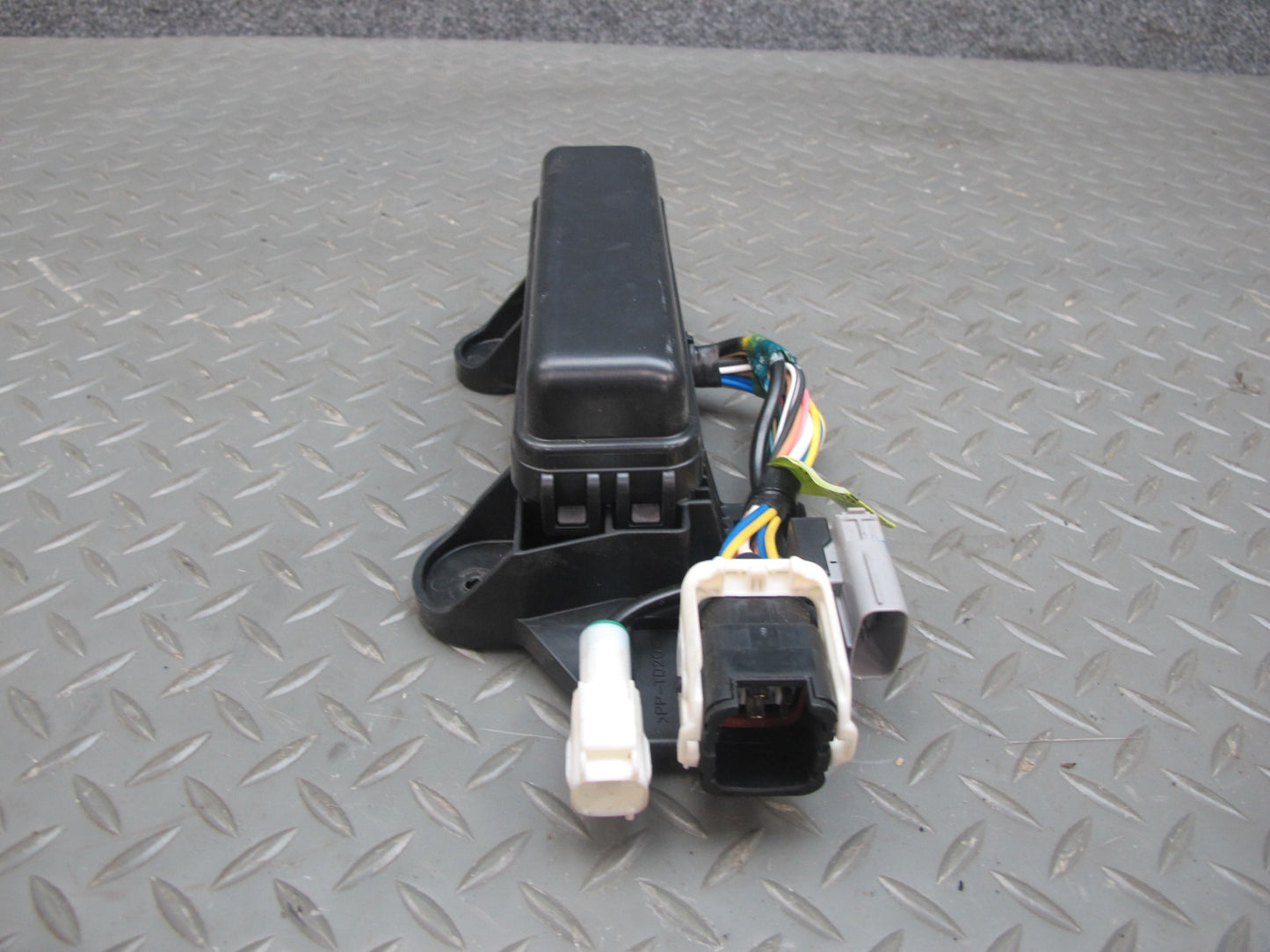 10-15 Lexus IS350 IS250 Convertible Rear Trunk Relay Fuse Junction Box OEM