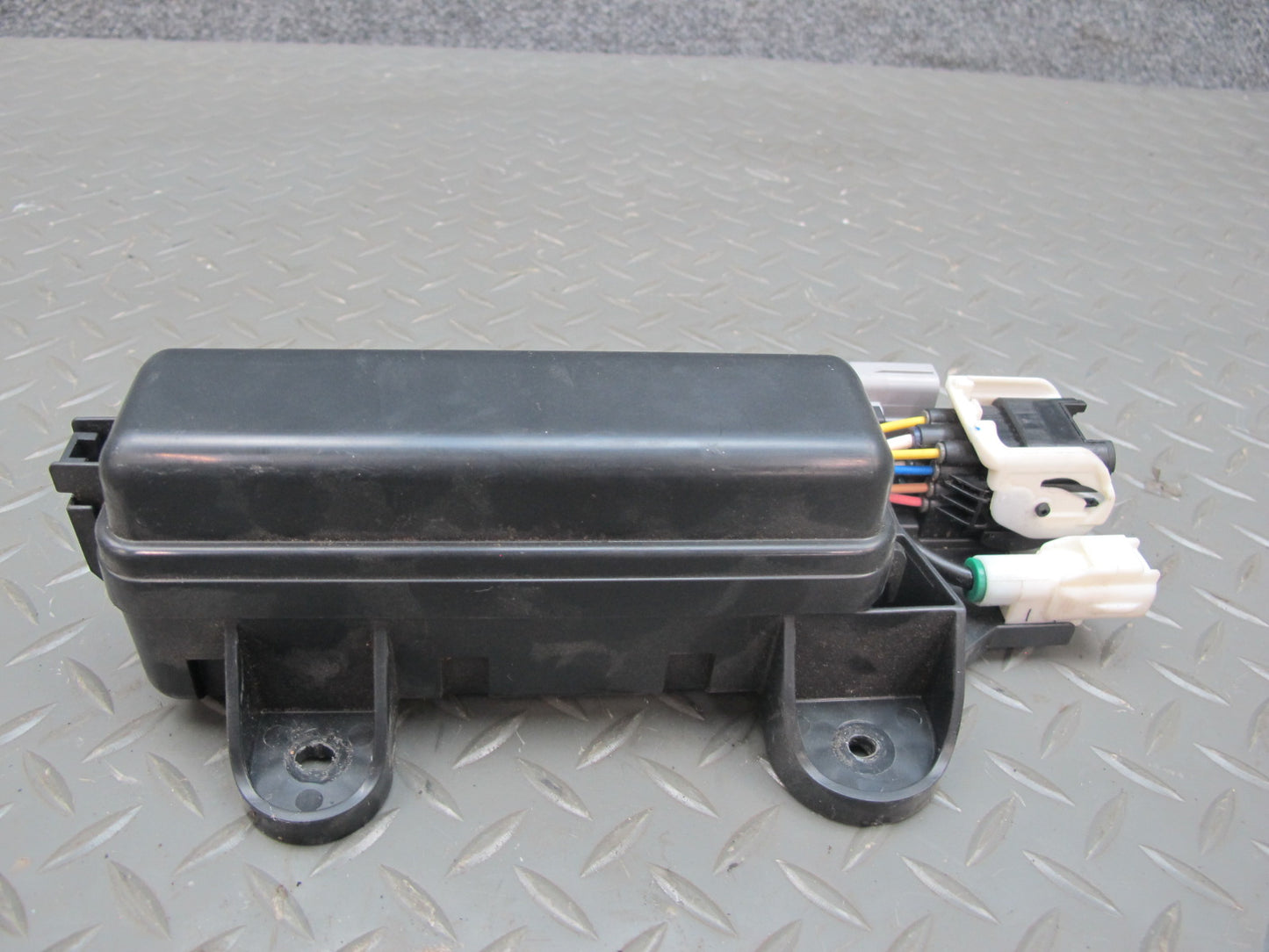 10-15 Lexus IS350 IS250 Convertible Rear Trunk Relay Fuse Junction Box OEM