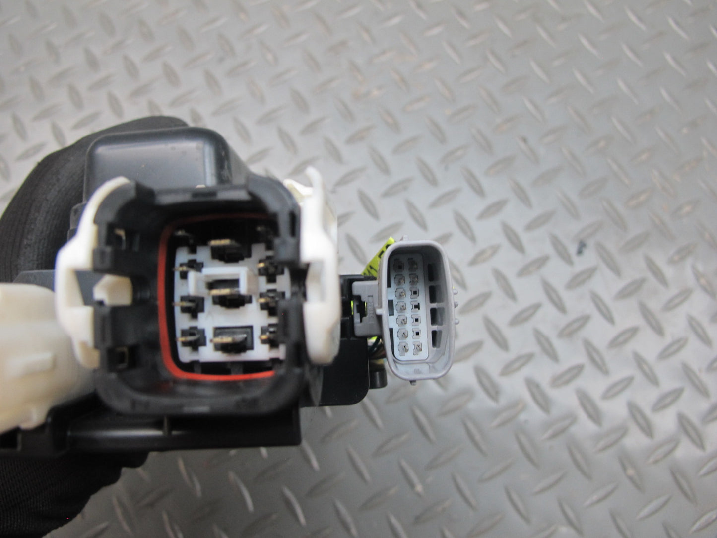10-15 Lexus IS350 IS250 Convertible Rear Trunk Relay Fuse Junction Box OEM