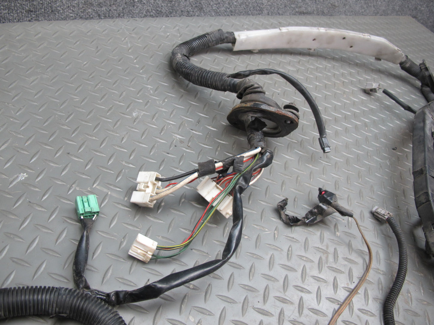 1995 Lexus JZZ31L SC300 2JZGE Engine Bay Fusebox w Wire Wiring Harness OEM