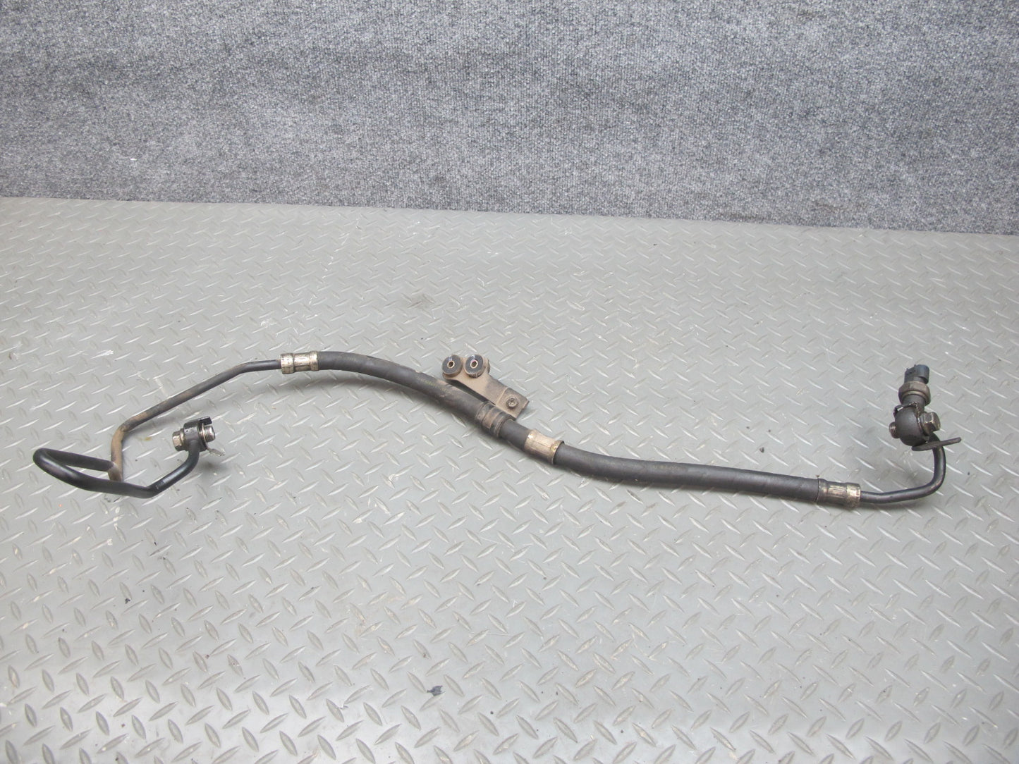 01-05 Lexus JCE10L IS300 Set of 2 Power Steering Hose Pipe Line OEM