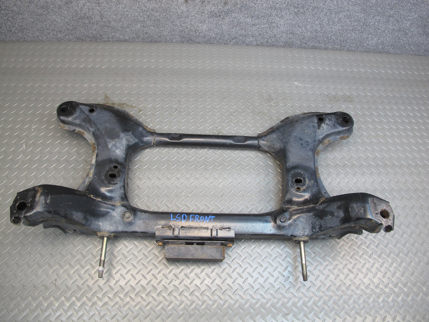 04-06 Lexus UCF30L LS430 Front Suspension Sub Frame Crossmember Cradle OEM