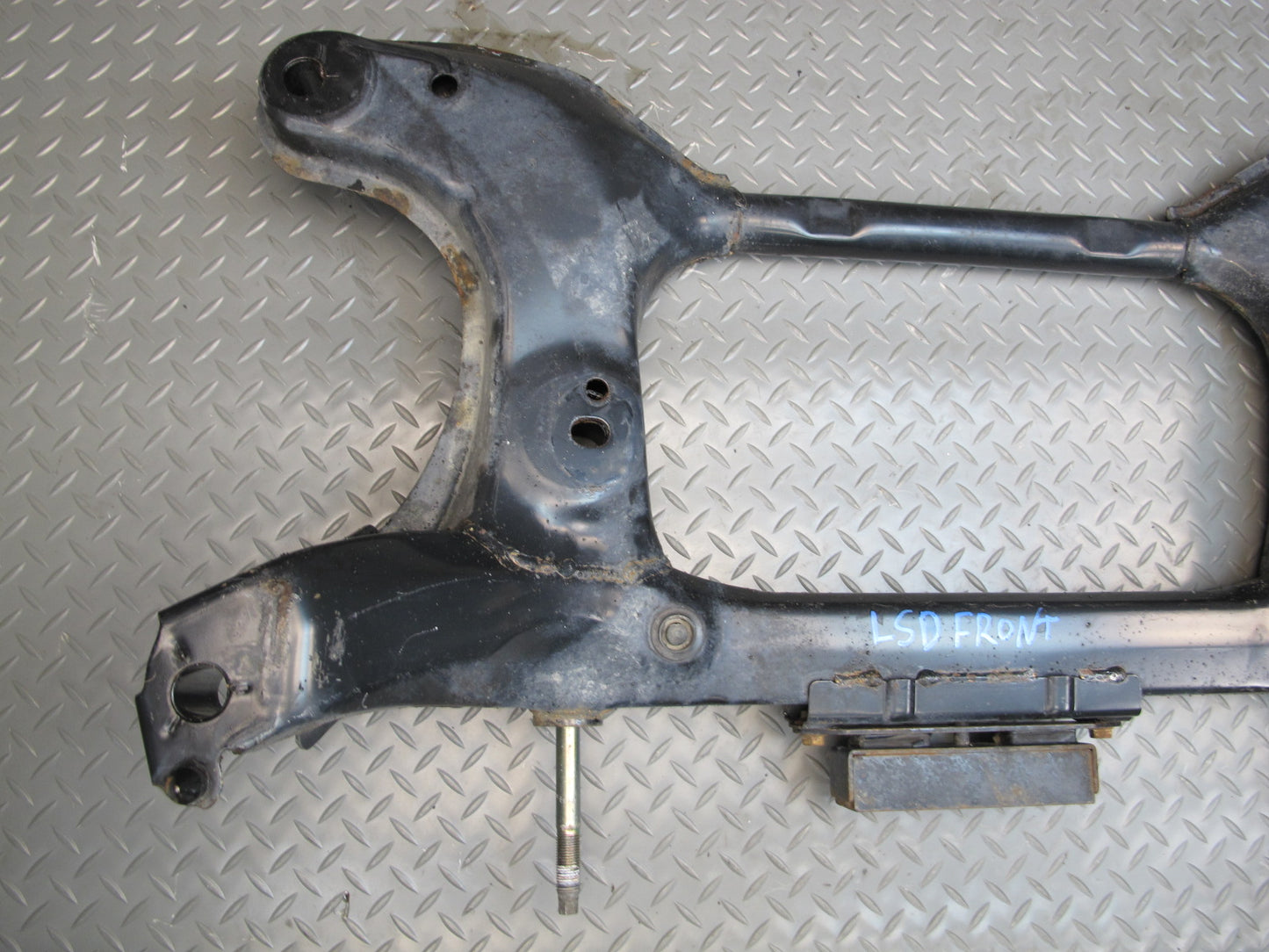 04-06 Lexus UCF30L LS430 Front Suspension Sub Frame Crossmember Cradle OEM