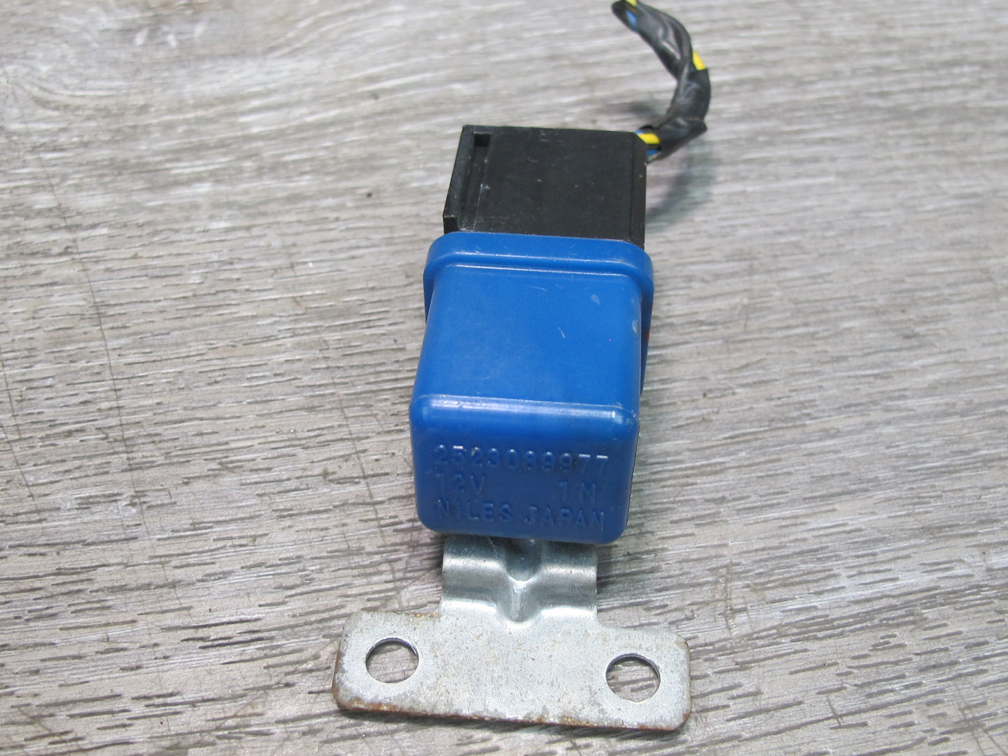80-83 Datsun Nissan S130 280ZX Fuse Box Relay 2523089977 OEM