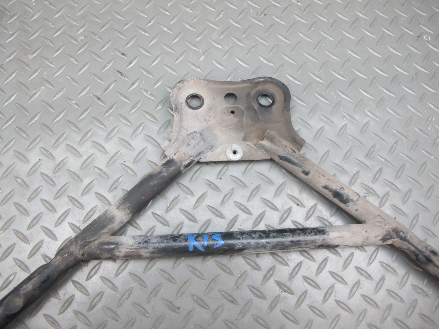 01-05 Lexus JCE10L IS300 Front Engine Suspension Sub Frame Cradle Brace OEM