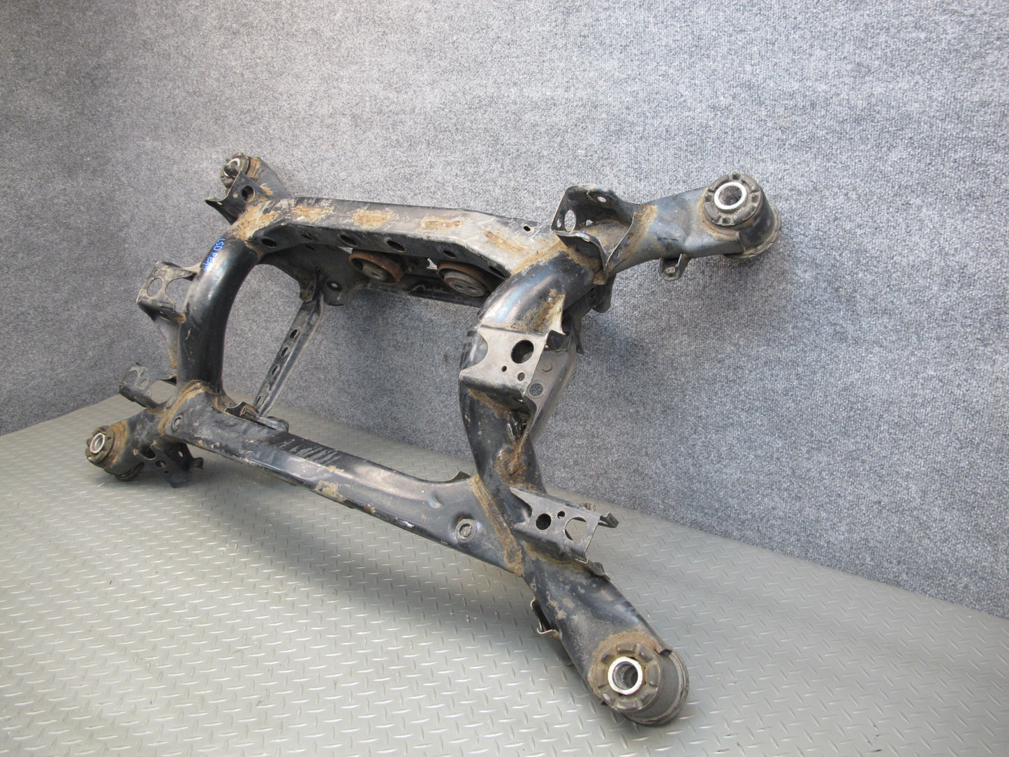 01-06 Lexus UCF30L LS430 Rear Suspension Sub Frame Crossmember Cradle OEM