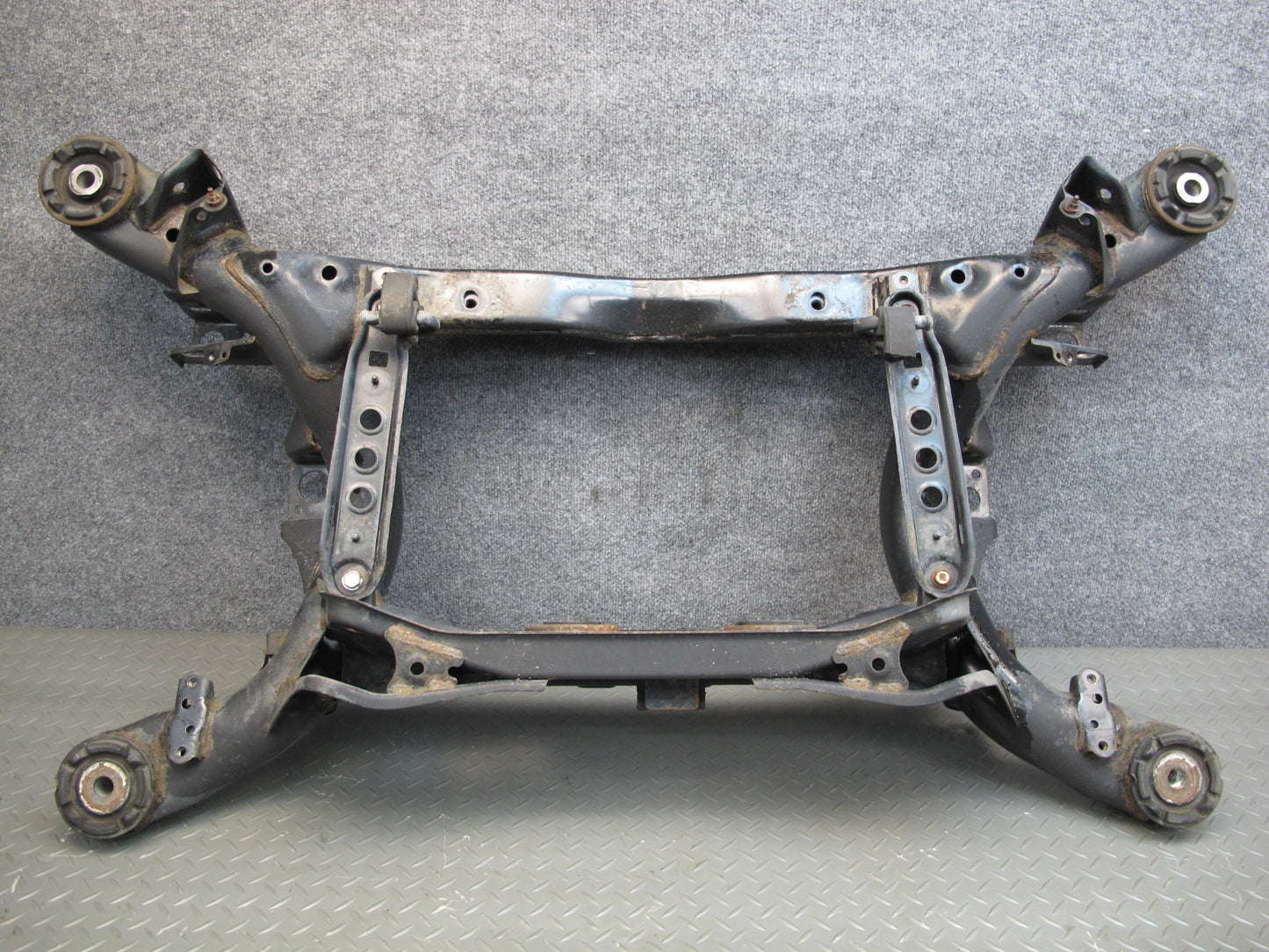 01-06 Lexus UCF30L LS430 Rear Suspension Sub Frame Crossmember Cradle OEM