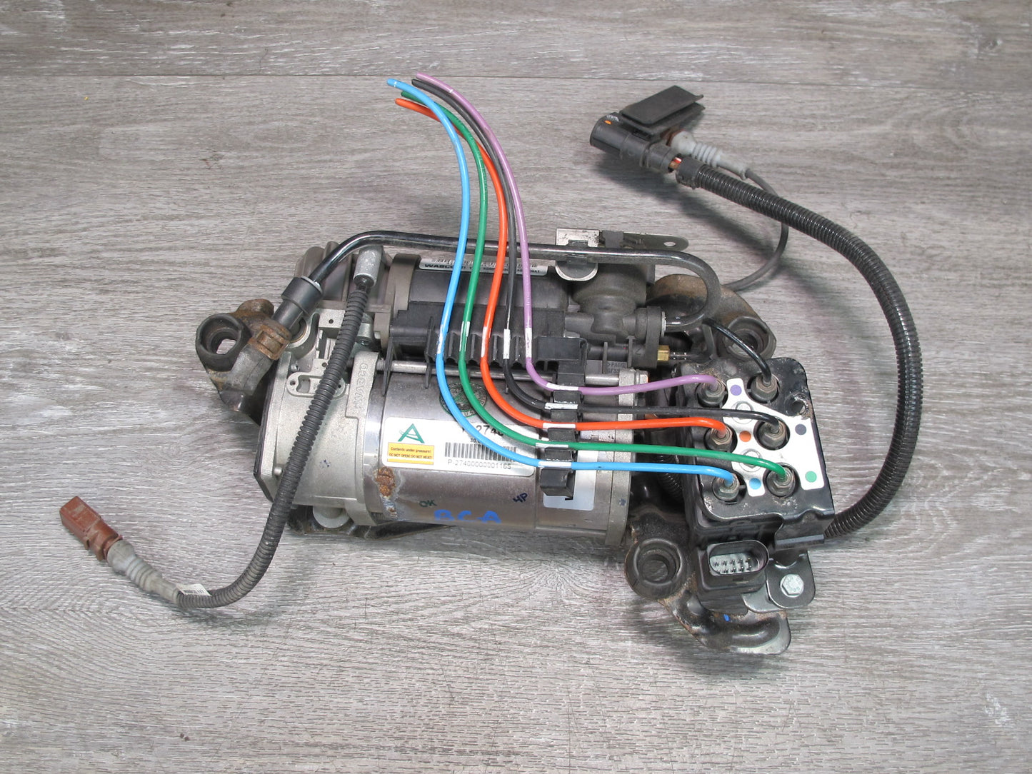 2006-2012 Bentley Flying Spur Air Ride Suspension Compressor Pump Assembly