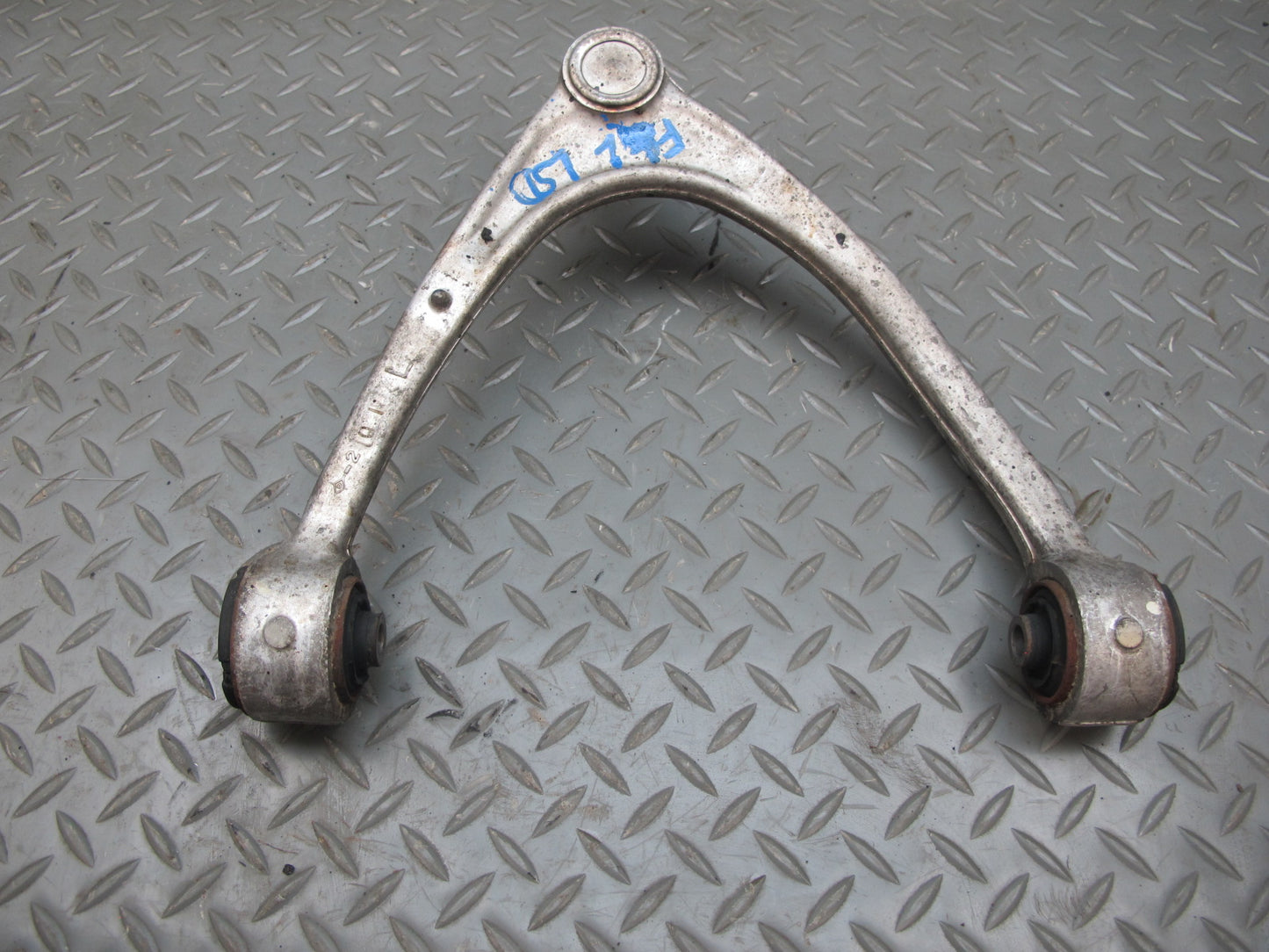 01-06 Lexus UCF30L LS430 Set of 2 Front Left Upper & Lower Control Arm OEM
