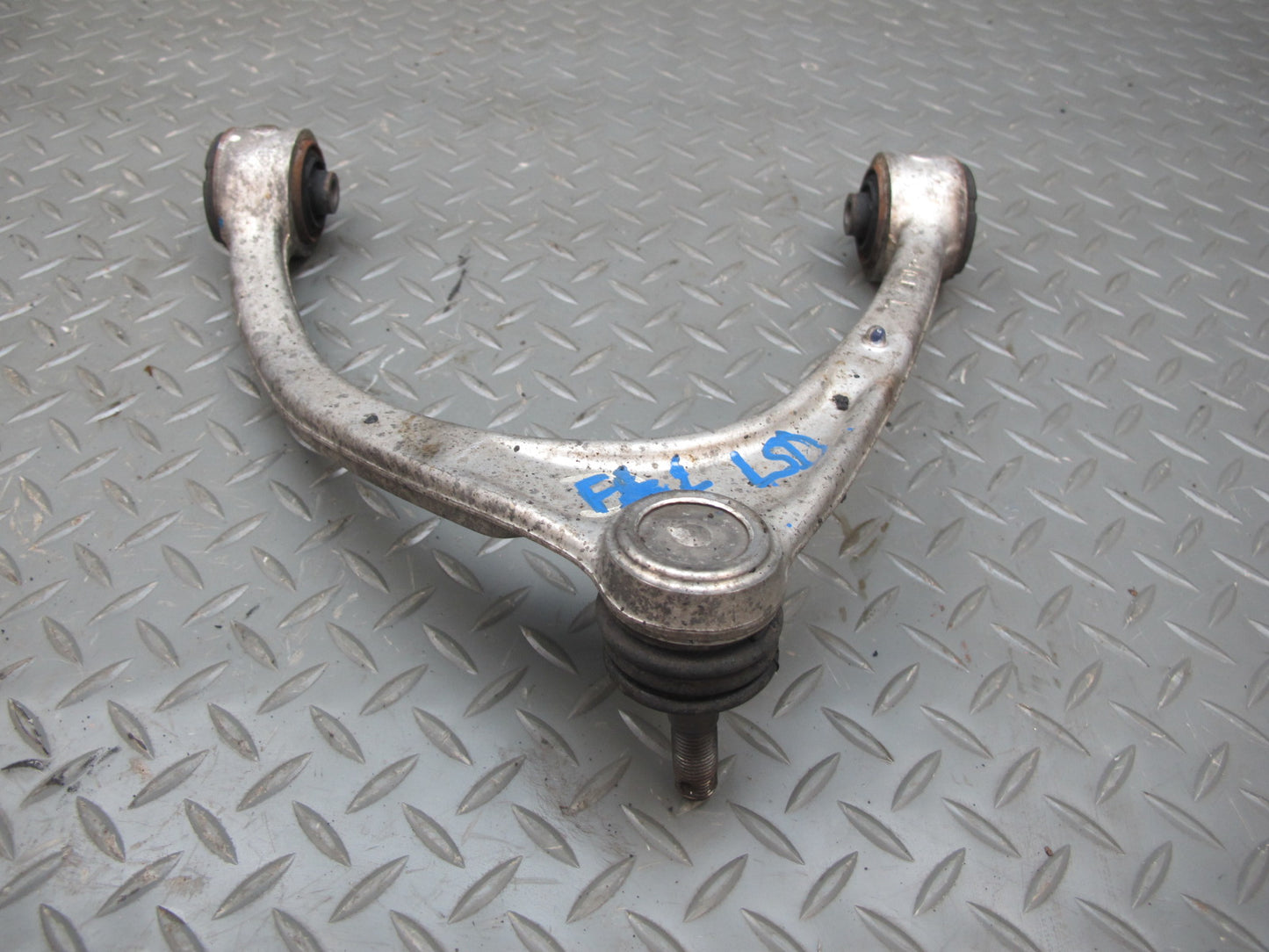01-06 Lexus UCF30L LS430 Set of 2 Front Left Upper & Lower Control Arm OEM