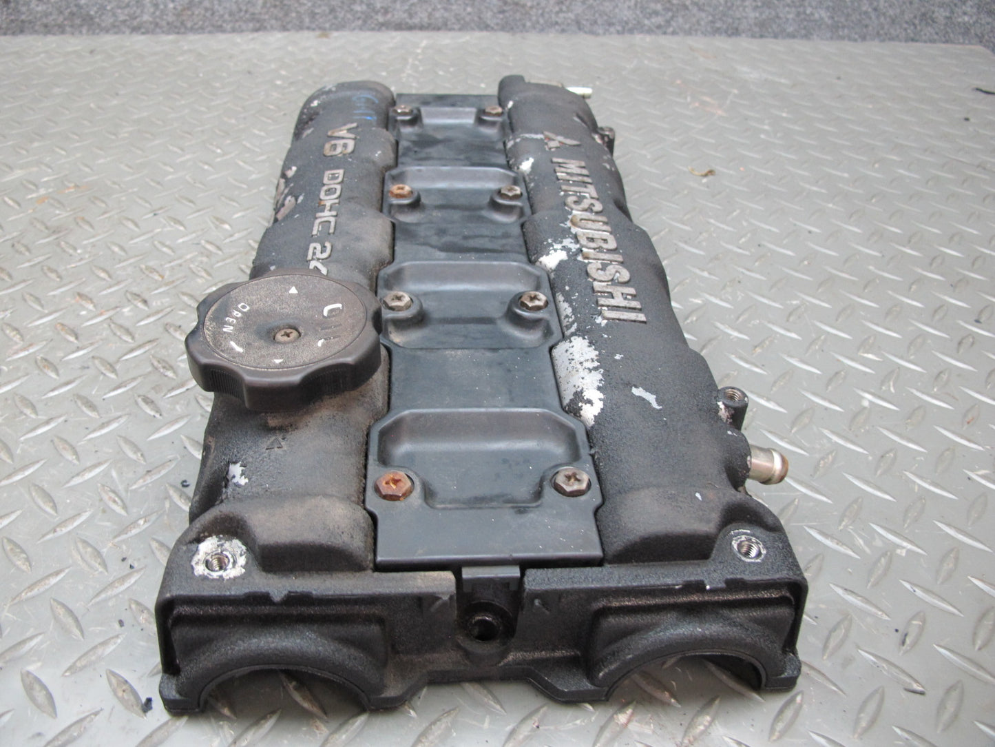 91-93 Mitsubishi 3000GT 3.0 6G72 NA Engine Cylinder Head Valve Cover Set OEM