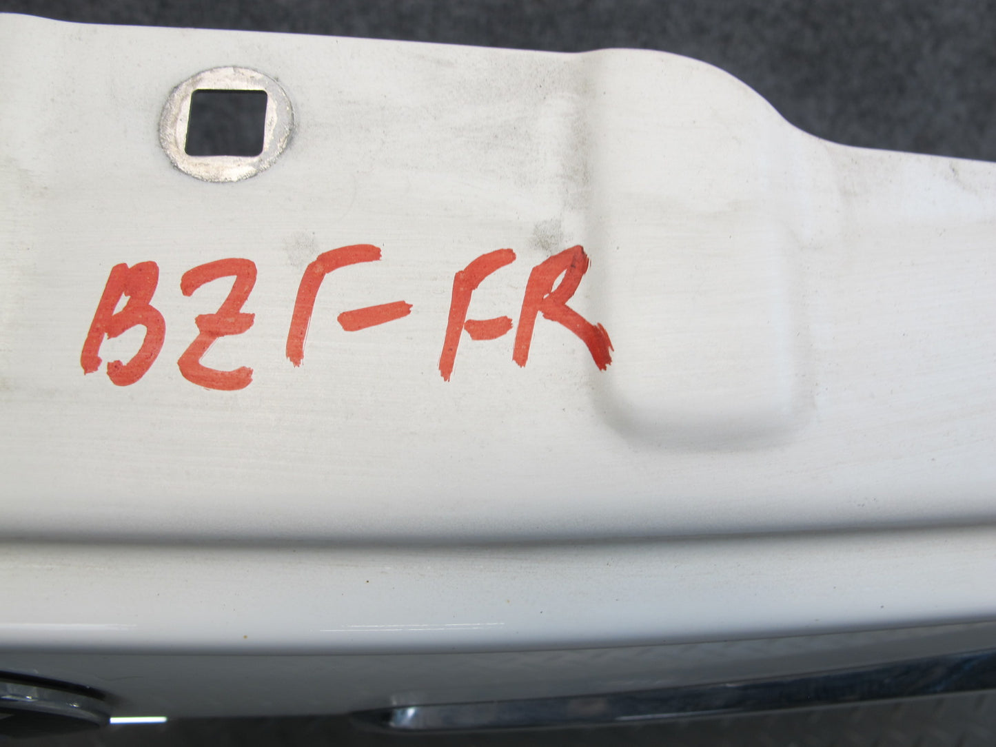 14-16 BMW E89 Z4 28i sdrive Front Right Fender Shell Cover Panel White OEM