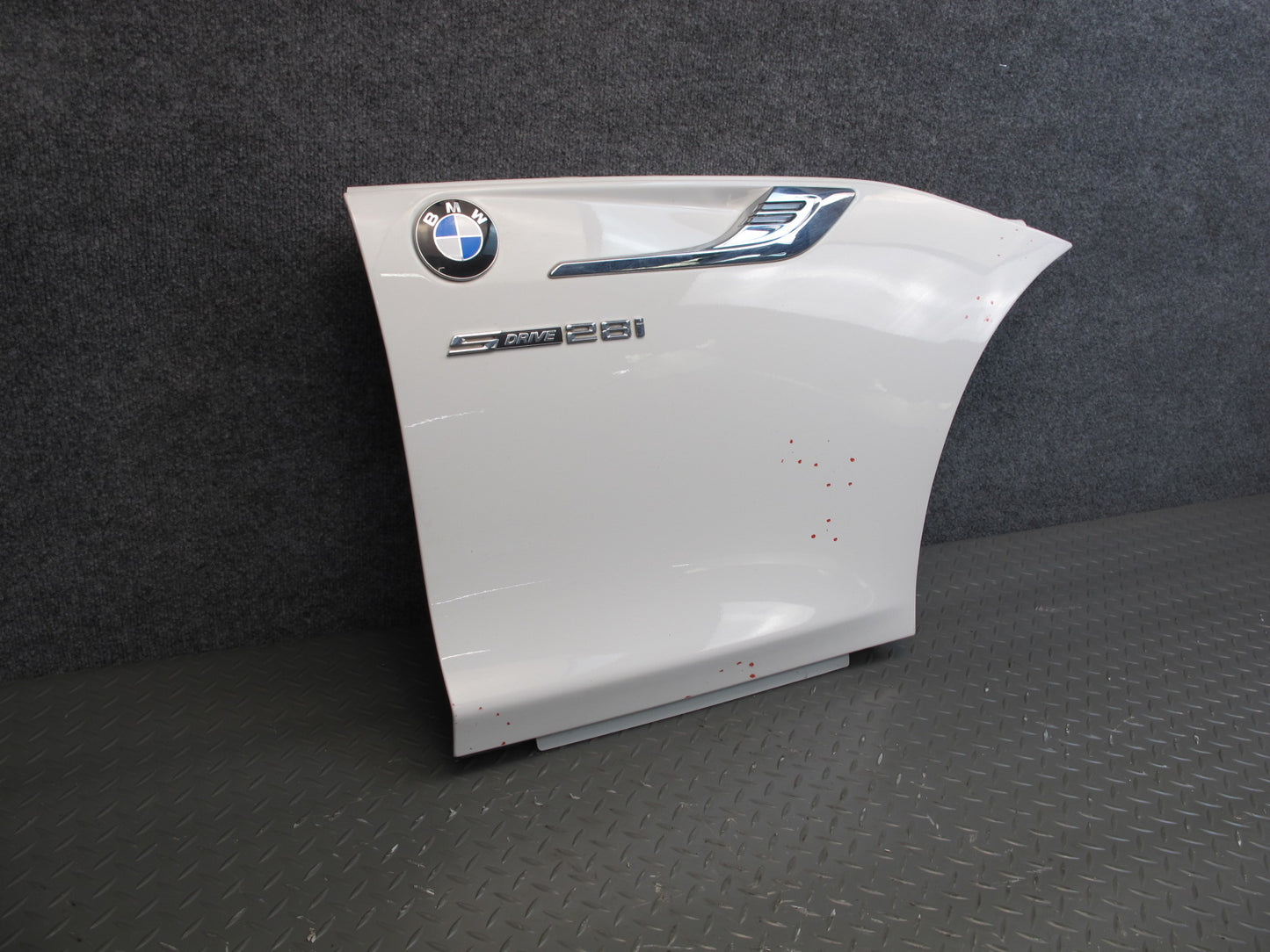 14-16 BMW E89 Z4 28i sdrive Front Right Fender Shell Cover Panel White OEM