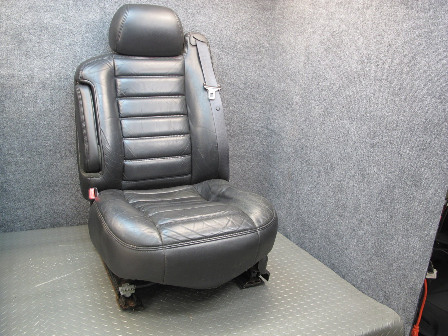 2005-2007 Hummer H2 Front Left & Right Side Leather Black Seat Set of 2